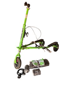 Trikke T78 Air 3-Wheel Carving Scooter  NEW, Never Ridden  Includes Gloves, Pads & Lock - valued about $400