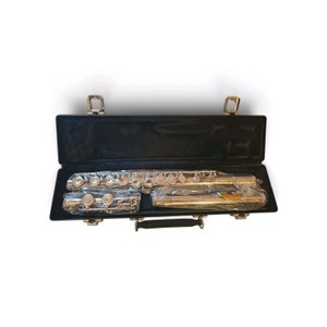 Valued at $700 Gemeinhardt open-hole flute with a B-foot and an inline G key New Condition Still in Protective Wrap