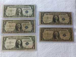 Lot of (5) Vintage $1 Blue Seal Silver Certificates Series 1935B - Circulated