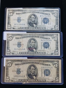 Lot of (3) Series 1934 C $5 Blue Seal Silver Certificates