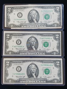 Lot of (3) Series 1976 $2 Two Dollar Bills - Green Seal Federal Reserve Notes