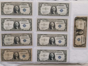 Lot of 9 Vintage Series 1935 $1 Silver Certificates - Blue Seal US Currency Group