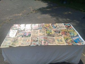 COMIC BOOK LOT INCLUDING SUPERMAN, SPIDER MAN, THE HULK, AND MORE.  OVER 20 COMICS ALL TOGETHER