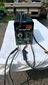 90 AMP FLUX WIRE FEED WELDER