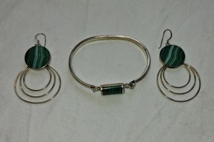 36 GRAM, STERLING SILVER MALACHITE JEWLERY SET.  MARKED 925