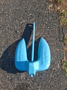 BRAND NEW 28LB RUBBER COATED BOAT ANCHOR