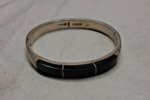 STERLING SILVER AND BLACK ONYX BRACELET, MARKED