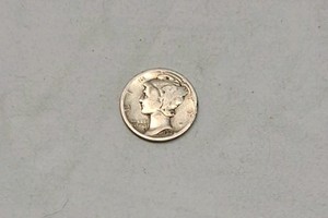 1929-D MERCURY DIME