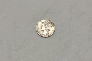 1944 MERCURY DIME, VERY CLEAN