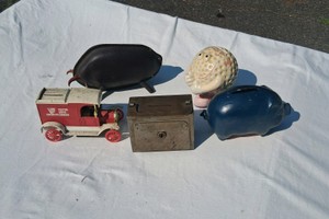 ANTIQUE PIGGY BANK COLLECTION