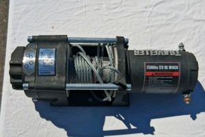 LIKE NEW 2500LB WINCH