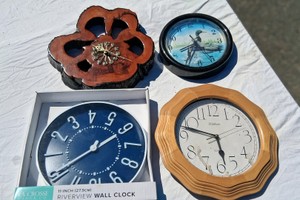 4 CLOCKS