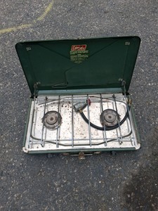 COLEMAN TWO BURNER CAMP STOVE