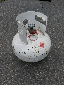 FULL 5LB PROPANE TANK