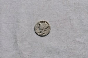 1917-D MERCURY DIME