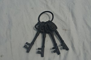 GROUP OF SKELETON KEYS