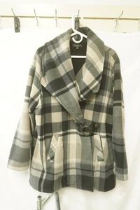 Ellen Reyes Woman Size 3X. Coat