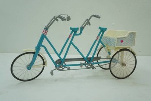 vintage Mattel Barbie Heart Family bicycle built for 4 measures 16  long