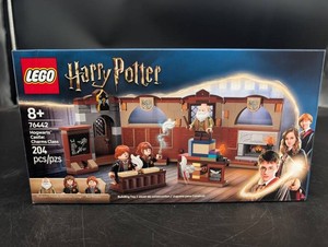 LEGO Harry Potter Hogwarts Castle Charms Class 76442 204 Pieces