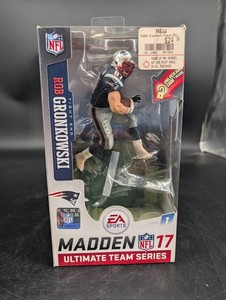 Madden NFL 17 Ultimate Team Series Rob Gronkowski Figure
