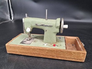 Vintage Sew-Mistress Sewing Machine in Wooden Base