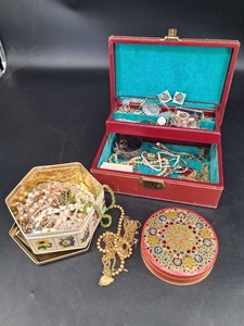 Vintage Mixed Costume Jewelry, Watches & Trinket Boxes