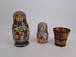 Russian Nesting Dolls & Painted Wooden Cup Mixed Lot