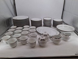 Royal Doulton Platinum Lux Porcelain Dinnerware Set