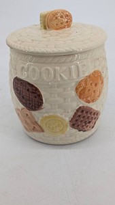 Ceramic Cookie Jar With Removable Lid