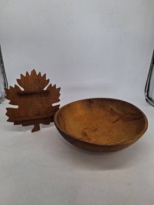 Tripar Maple Leaf Wall Rack & Carved Wooden Bowl Mixed Lot