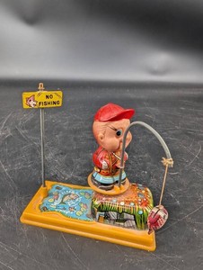 Vintage Yone Wind-Up Fishing Toy No. 2104