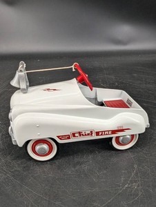 Vintage Hallmark Galleries Kiddie Car Classics Chief Fire Car 1993
