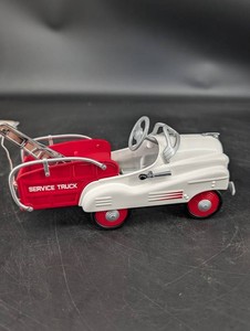 Vintage Hallmark Classics 1941 Junior Service Truck QHG9031