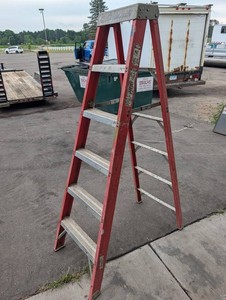 Louisville 6-Foot Aluminum Step Ladder