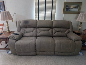 Reclining Couch With Electric Recliners