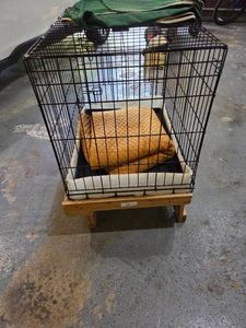 Wire dog Kennel On Stand