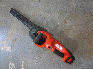 Black & Decker Cordless Hedge Trimmer (Works)