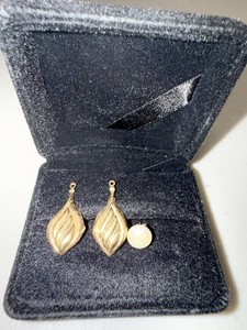 14K Gold Jewelry Lot Leaf Dangles & Pearl Stud 1.2g Total Weight