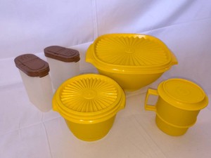 Tupperware - Vintage - Coffee Mug, Spice Shakers, Servalier Bowls - Lot of 5
