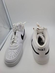 Nike Court Vision Mid WhiteBlack Mid-Top Sneakers Size 6 - New With Tags