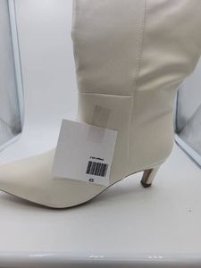 Womens Cream Pointed Toe Kitten Heel Tall Boots Size 7.5 - New