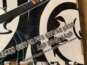 Gametime Buddies Wireless Guitar for Guitar Hero & Rockband