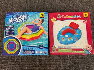 2x Pool Floats