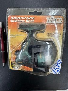 ZEBCO Adventure SPINNING REEL - pre-spooled w 6# (New Old Stock)