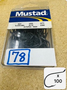 (100) Classic OCTOPUS BEAK HOOKS - MUSTAD - New
