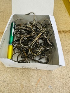 ( 25 ) 100 TREBLE HOOKS - Bronze - MUSTAD - new