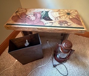 Western style bench, Lantern and Lampe