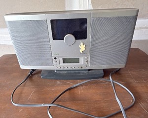 Brookstone slo  2.0 CD player