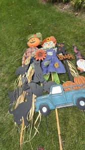 Halloween and fall lawn art