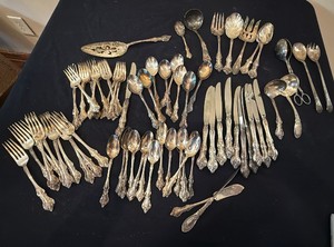 Silver plated oneida, Louisiana patterned Flatware